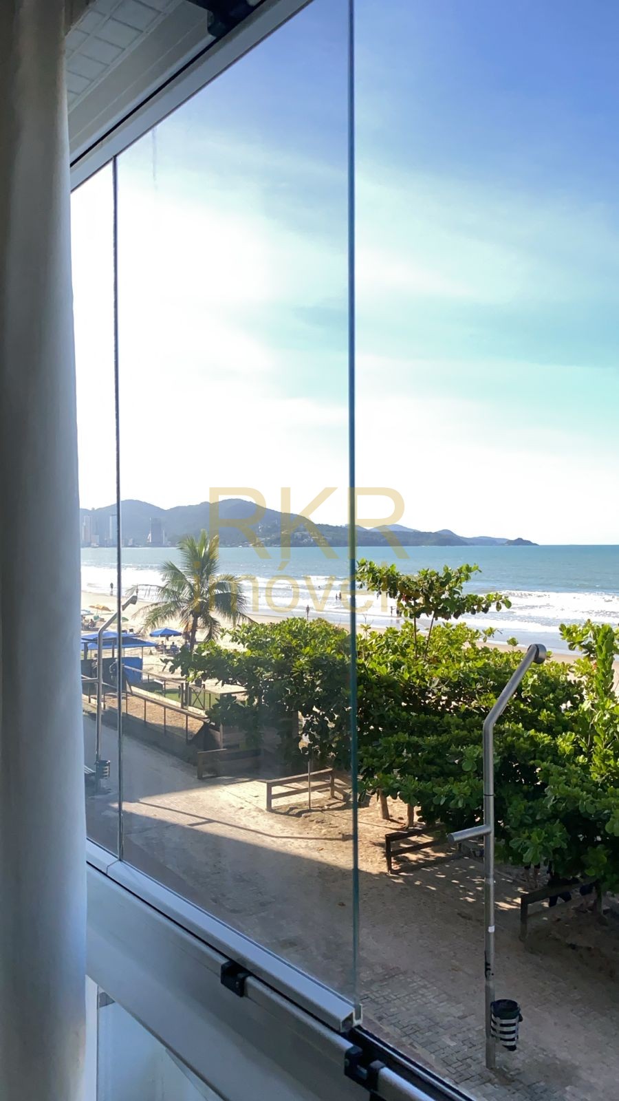 Apartamento 3 quartos para Locação Temporada no bairro Meia Praia em Itapema